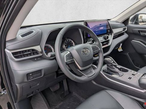 New 2026 Toyota Highlander XLE AWD/4WD image 3