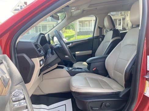 Used 2020 Ford Escape Titanium AWD/4WD image 25