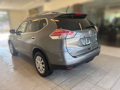Used 2016 Nissan Rogue S w/ Appearance Package FWD image 3