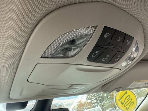 Used 2021 Chrysler Pacifica Touring image 22