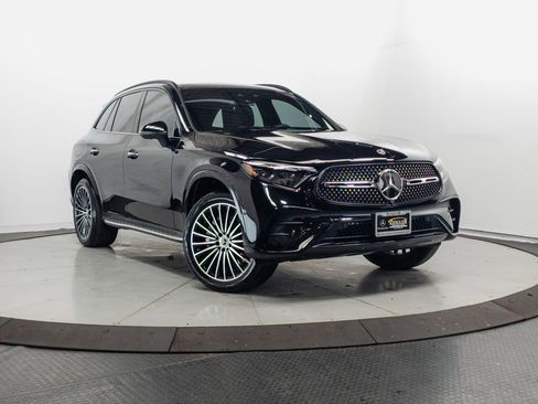 Used 2025 Mercedes-Benz GLC 350e 4MATIC image 1