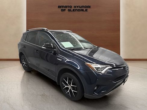 Used 2018 Toyota RAV4 SE AWD/4WD image 8