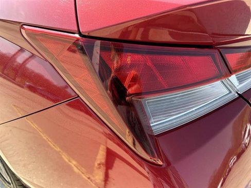 Used 2024 Hyundai Elantra SEL image 11