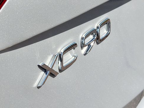 Used 2024 Volvo XC90 T8 Plus w/ Protection Package Premier AWD/4WD image 31
