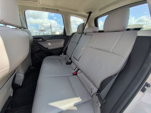 Used 2016 Subaru Forester 2.5i Touring w/ Eyesight & Navigation System AWD/4WD image 18