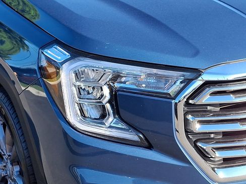 Used 2024 GMC Terrain SLT AWD/4WD image 9
