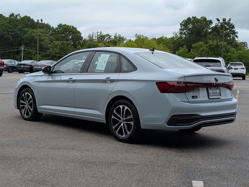 Used 2025 Volkswagen Jetta Sport FWD image 7