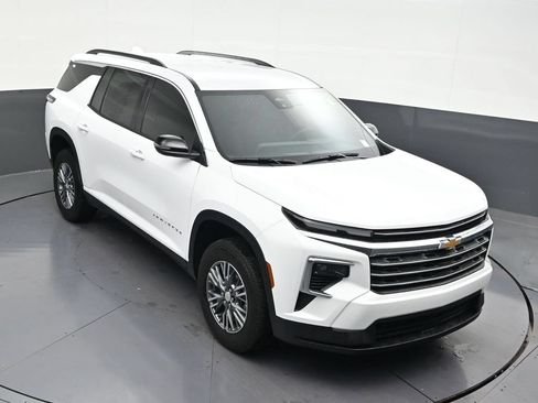 Used 2026 Chevrolet Traverse LT FWD image 22