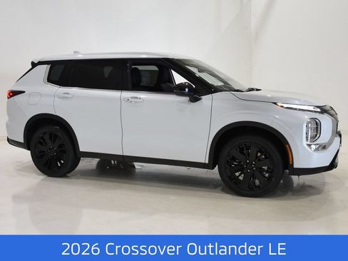 New 2026 Mitsubishi Outlander LE AWD/4WD image 3