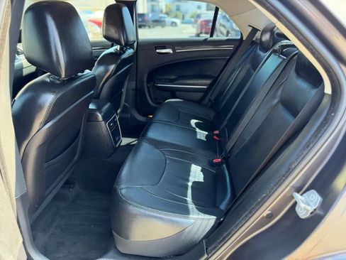 Used 2015 Chrysler 300 Limited RWD image 25