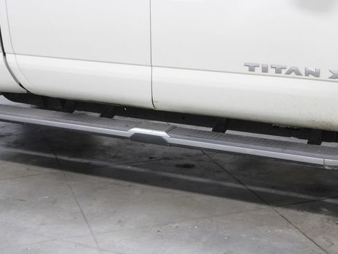 Used 2017 Nissan Titan SL RWD image 13