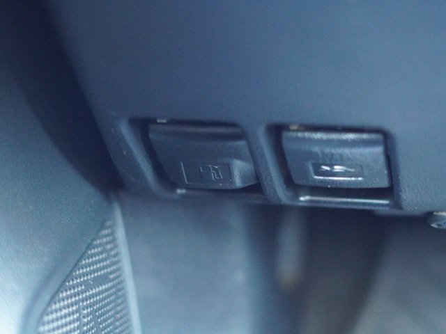 Used 2021 Toyota RAV4 XLE Premium w/ Carpet Mat Package (TMS) FWD image 18