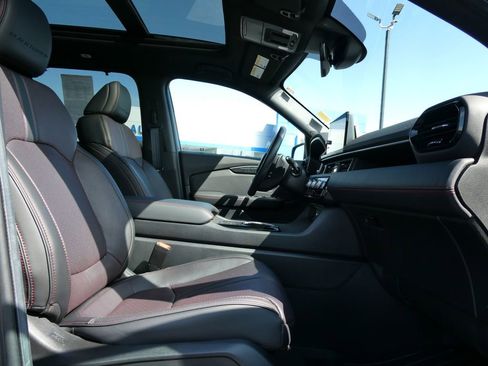 Used 2025 Honda Pilot Black Edition image 14