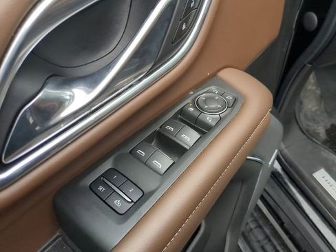 Used 2021 Chevrolet Suburban High Country image 13