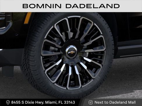 New 2026 Chevrolet Suburban High Country AWD/4WD image 9