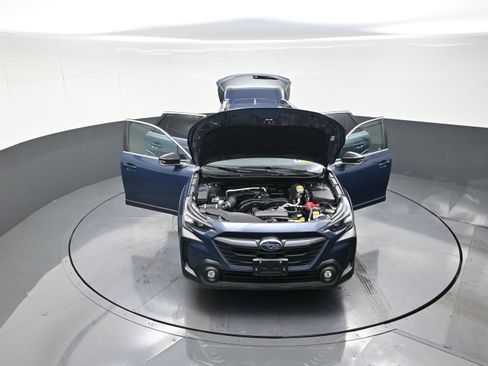 Used 2025 Subaru Outback Premium image 12
