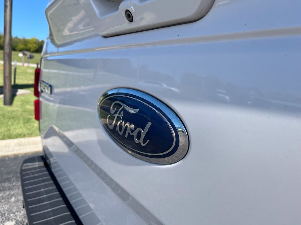 Used 2015 Ford F150 Lariat w/ Equipment Group 502A Luxury AWD/4WD image 12