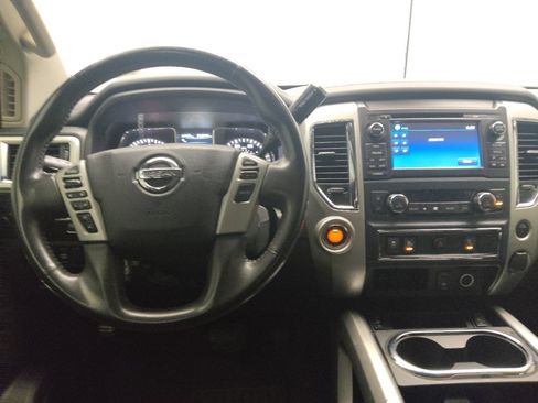 Used 2017 Nissan Titan SV RWD image 22