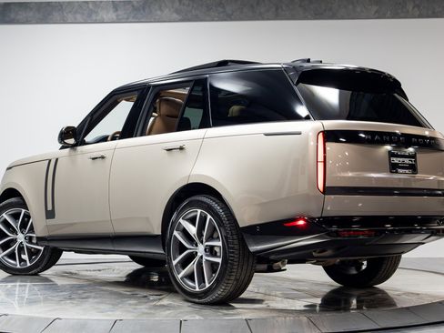 Used 2025 Land Rover Range Rover SE AWD/4WD image 58