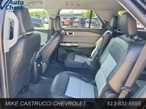 Used 2022 Ford Explorer XLT w/ Equipment Group 202A AWD/4WD image 24
