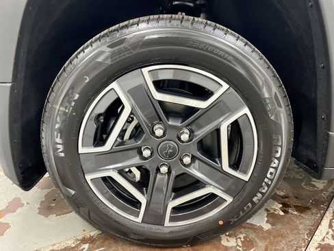 New 2026 Jeep Cherokee Laredo AWD/4WD image 26