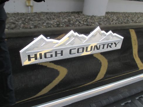 Used 2018 Chevrolet Silverado 3500 High Country AWD/4WD image 9