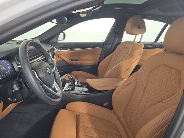 Used 2023 BMW 530i xDrive w/ Premium Package AWD/4WD image 6