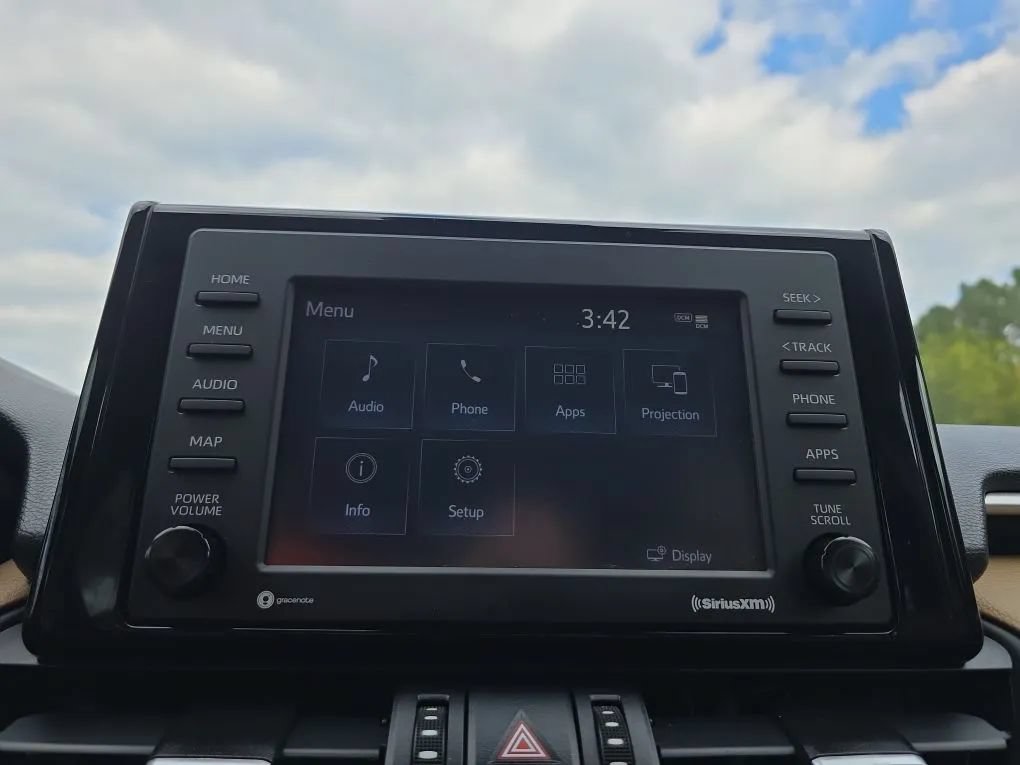 Used 2021 Toyota RAV4 XLE Premium AWD/4WD image 29