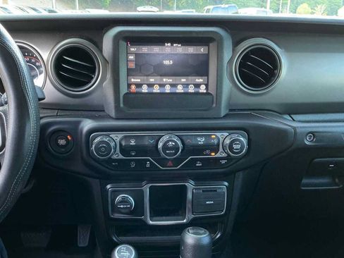 Used 2022 Jeep Wrangler Sport AWD/4WD image 19