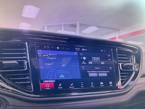 Used 2024 Dodge Durango GT image 3