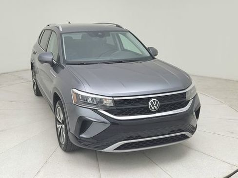 Used 2024 Volkswagen Taos SE FWD image 8
