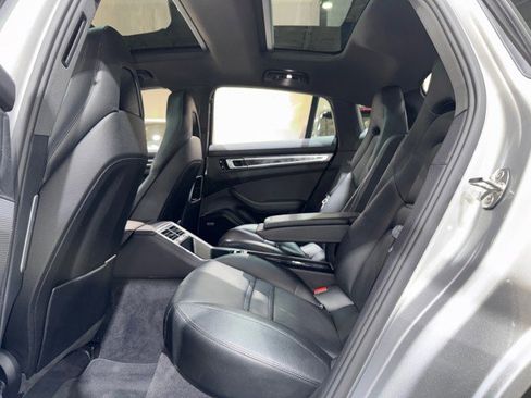Used 2018 Porsche Panamera 4S image 54