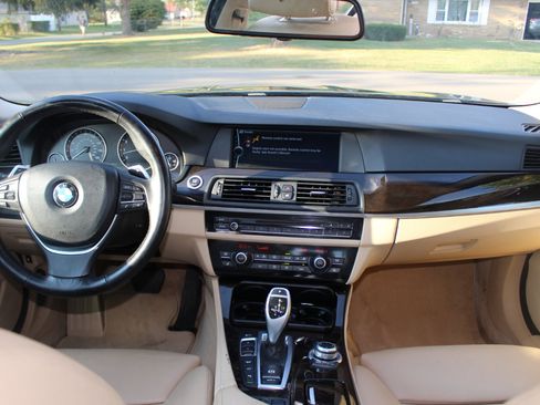 Used 2011 BMW 535i xDrive Sedan image 30