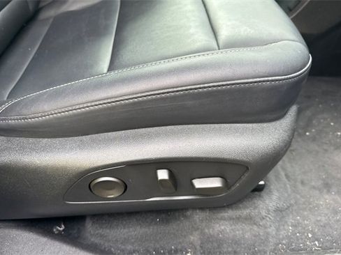 Used 2024 GMC Acadia Elevation image 24