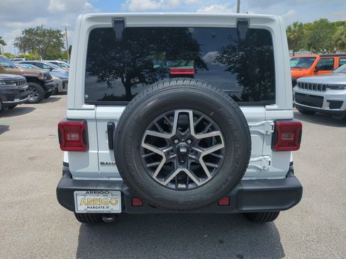 New 2026 Jeep Wrangler Unlimited Sahara AWD/4WD image 6