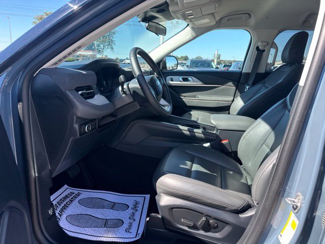 Used 2026 Ford Explorer Active w/ Active Comfort Package RWD image 31