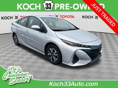 Used 2018 Toyota Prius Prime Plus FWD image 1