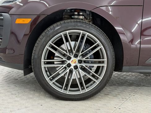 Used 2026 Porsche Macan AWD/4WD image 12