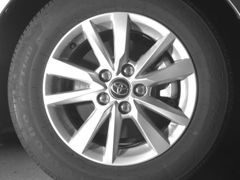 Used 2025 Toyota Camry LE image 13