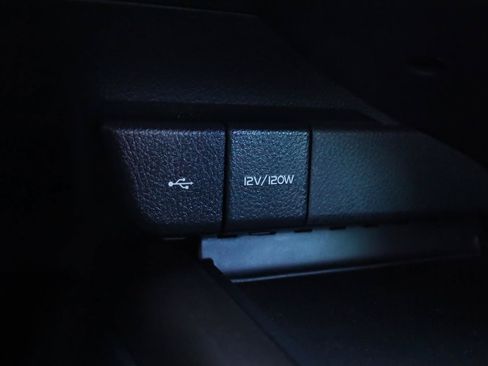 Used 2022 Toyota Camry SE FWD image 40