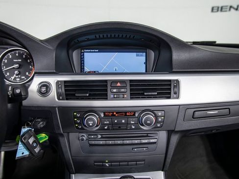 Used 2011 BMW 335i Convertible image 27