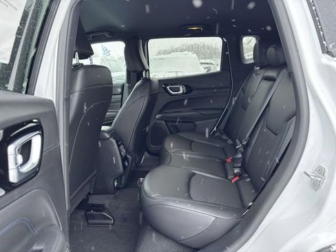 New 2026 Jeep Compass Latitude image 6