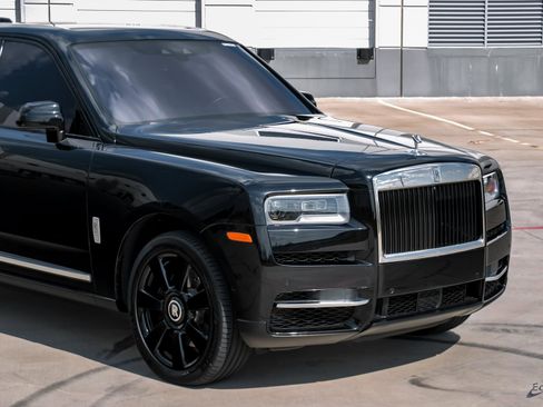 Used 2022 Rolls-Royce Cullinan image 21