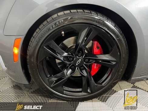 Used 2021 Chevrolet Camaro SS RWD image 33