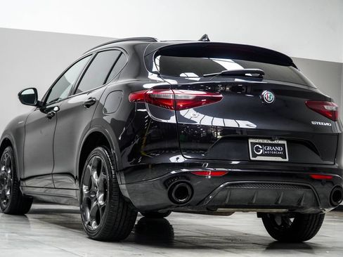 Used 2023 Alfa Romeo Stelvio Veloce AWD/4WD image 13
