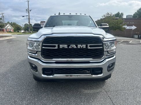 Used 2022 RAM 2500 Tradesman w/ Chrome Appearance Group image 5