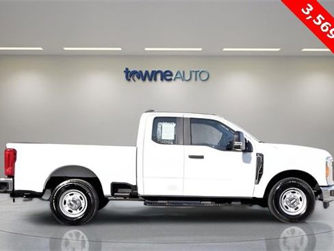 Used 2023 Ford F250 XL w/ XL Chrome Package image 16