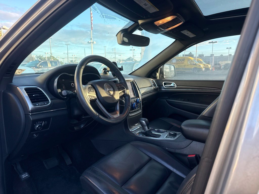 Used 2018 Jeep Grand Cherokee Limited AWD/4WD image 7