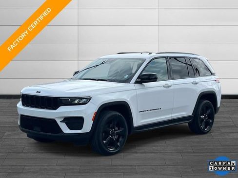 Used 2024 Jeep Grand Cherokee Altitude AWD/4WD image 7