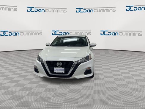 Used 2019 Nissan Altima 2.5 S FWD image 3